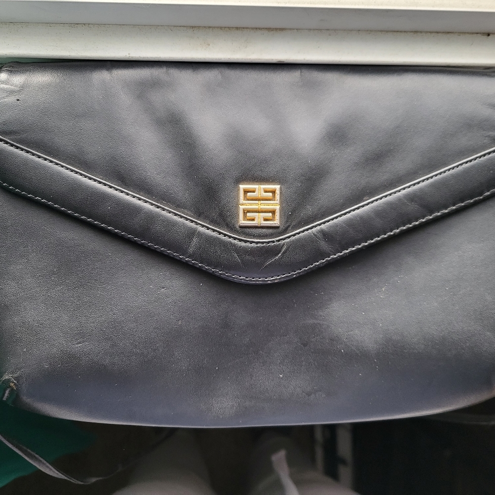 Authentic GIVENCHY Vintage logo metal fittings leather long shoulder bag ◆ black